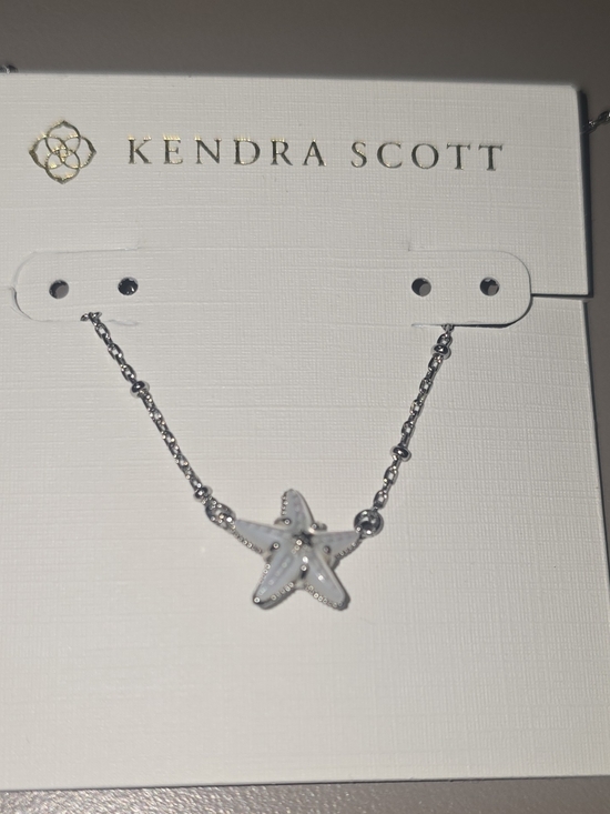 Kendra Scott Jewelry - Kendra Scott Parker Starfish Short Pendant Necklace - Silver MOP Signed 19 In.